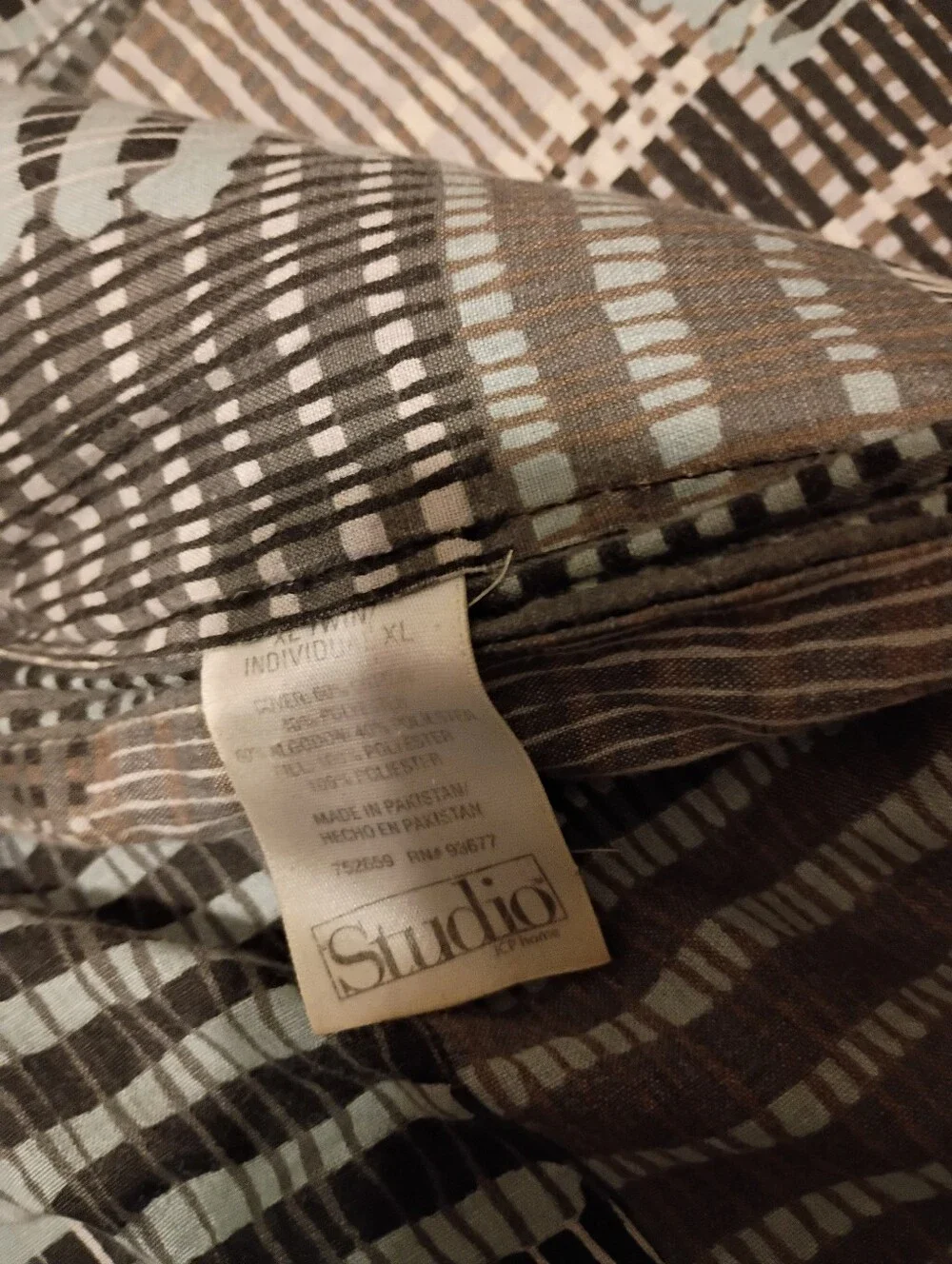 JCPenney Studio Neutral Stripe Patchwork Vintage Cross stitched Comforter. 🛏️